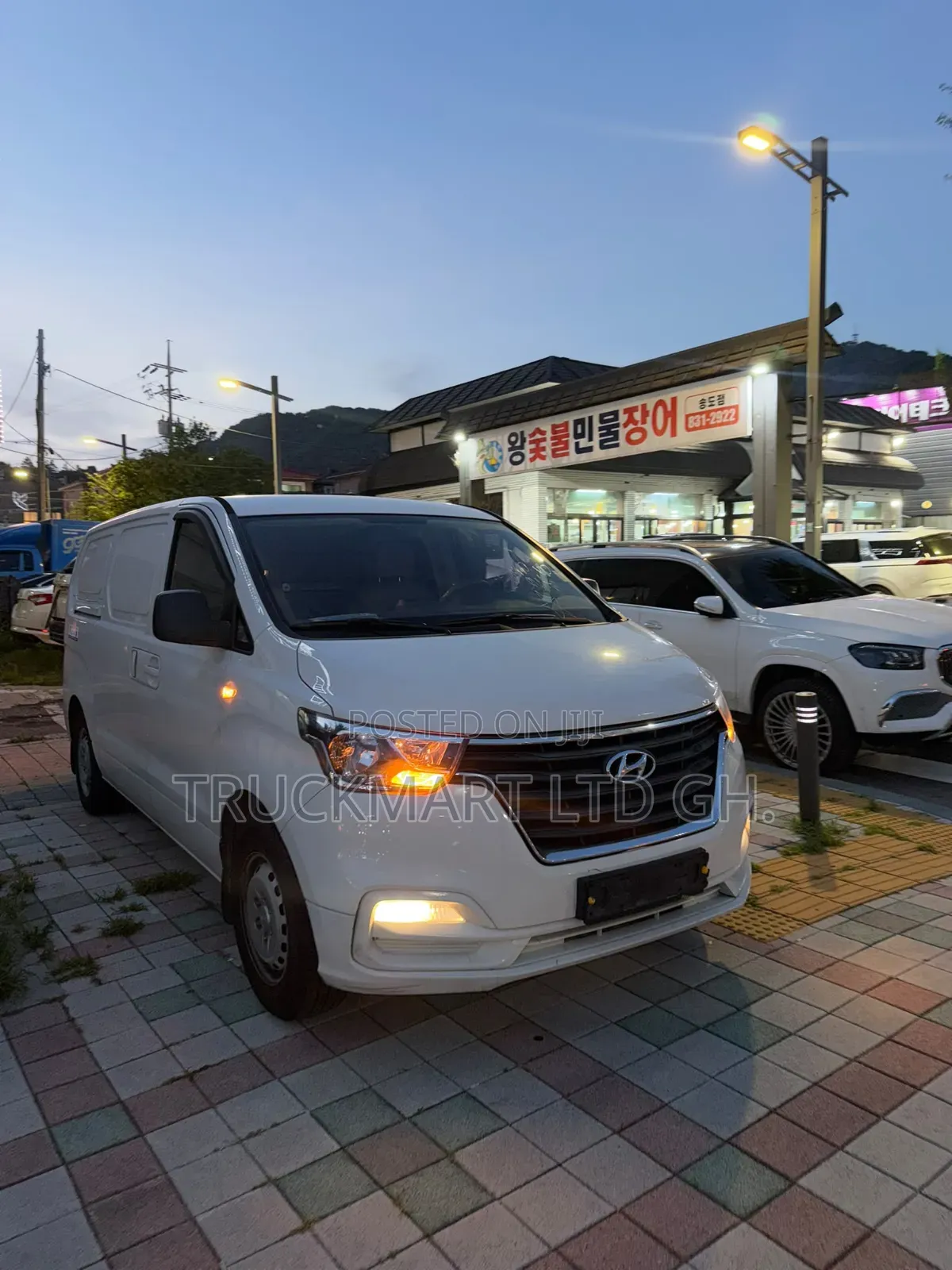 Hyundai Starex 2019 White