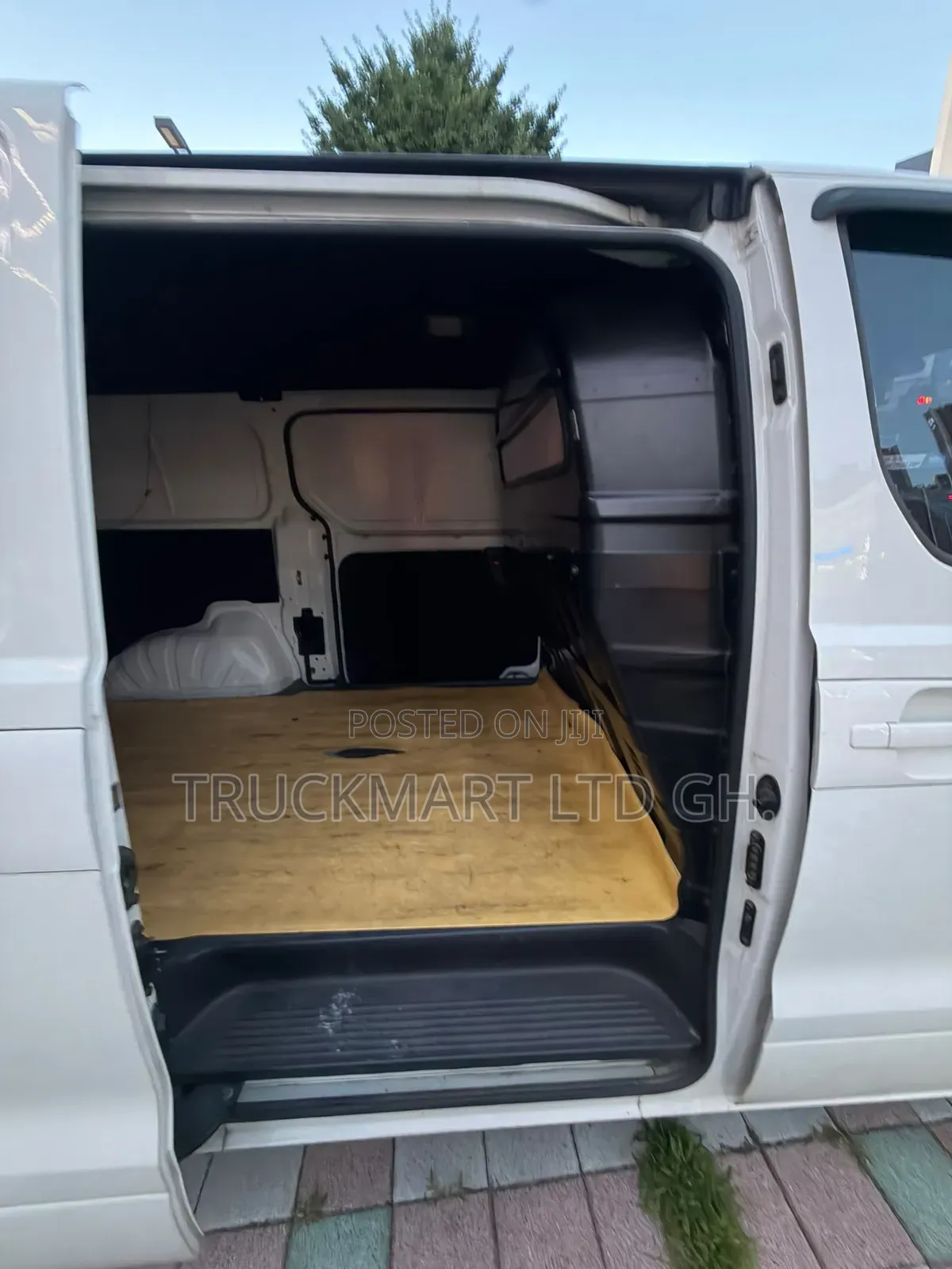 Hyundai Starex 2019 White