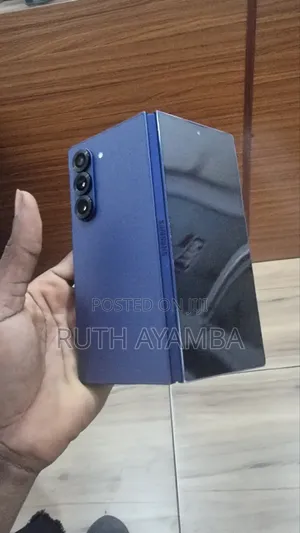 New Samsung Galaxy Z Fold6 256 GB Blue