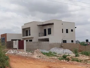 4bdrm Duplex in Kotei Deduako, Kumasi Metropolitan for sale