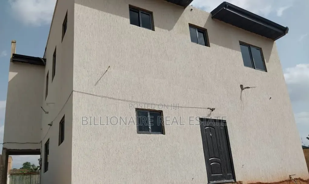 4bdrm Duplex in Kotei Deduako, Kumasi Metropolitan for sale