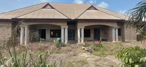 6bdrm House in Atonsu 9, Kumasi Metropolitan for sale