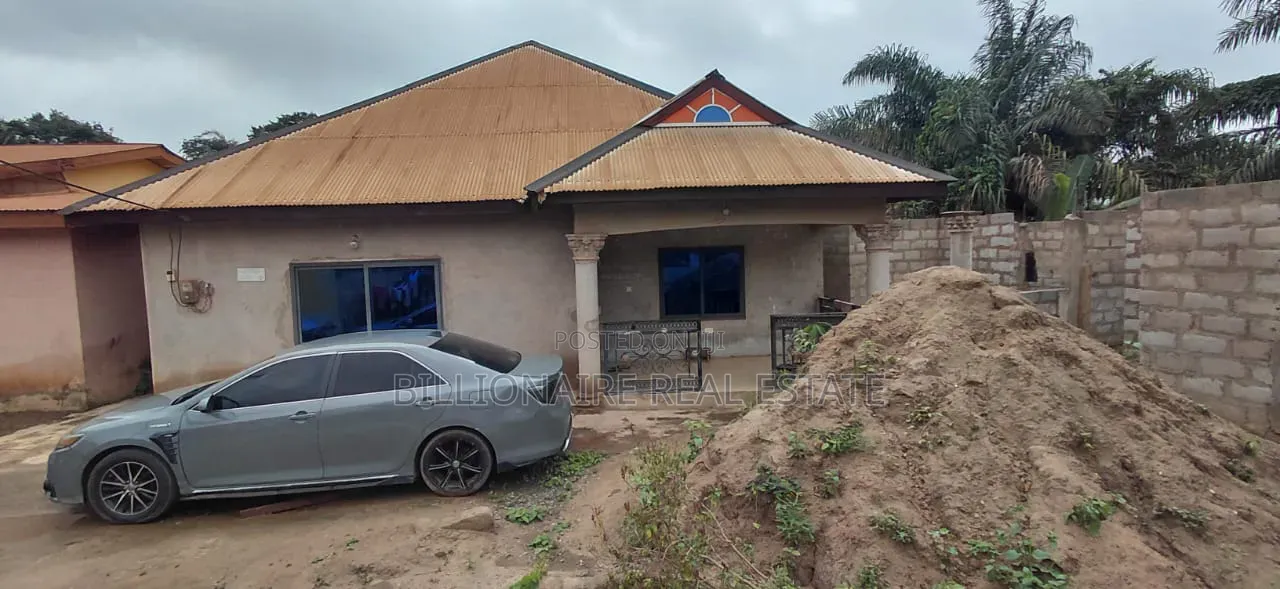4bdrm House in Atonsu Esereso, Kumasi Metropolitan for sale
