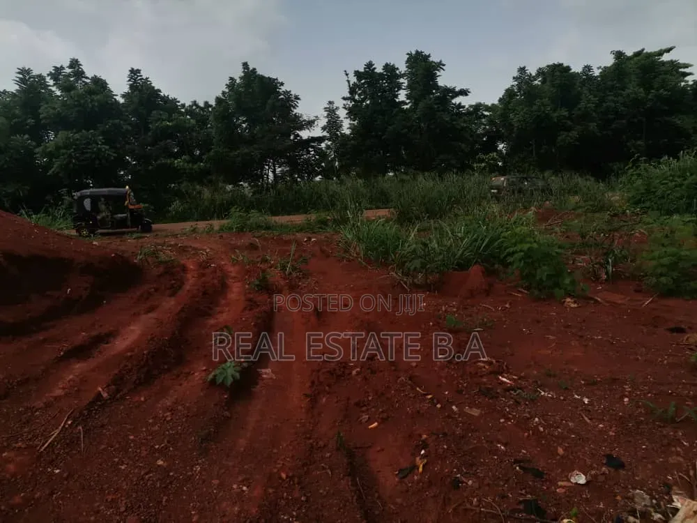 Genuine Plots of Lands 90x100 Each by the Roadside Along at Yamfo