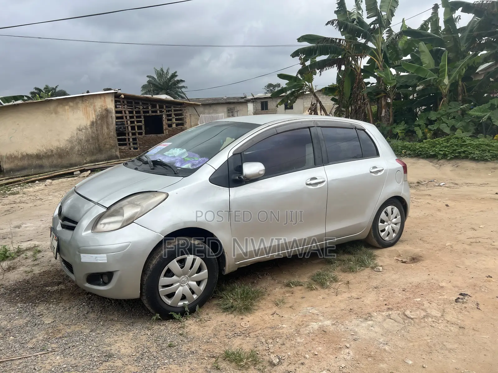 Toyota Vitz 1.3 AWD 3dr 2010 Silver