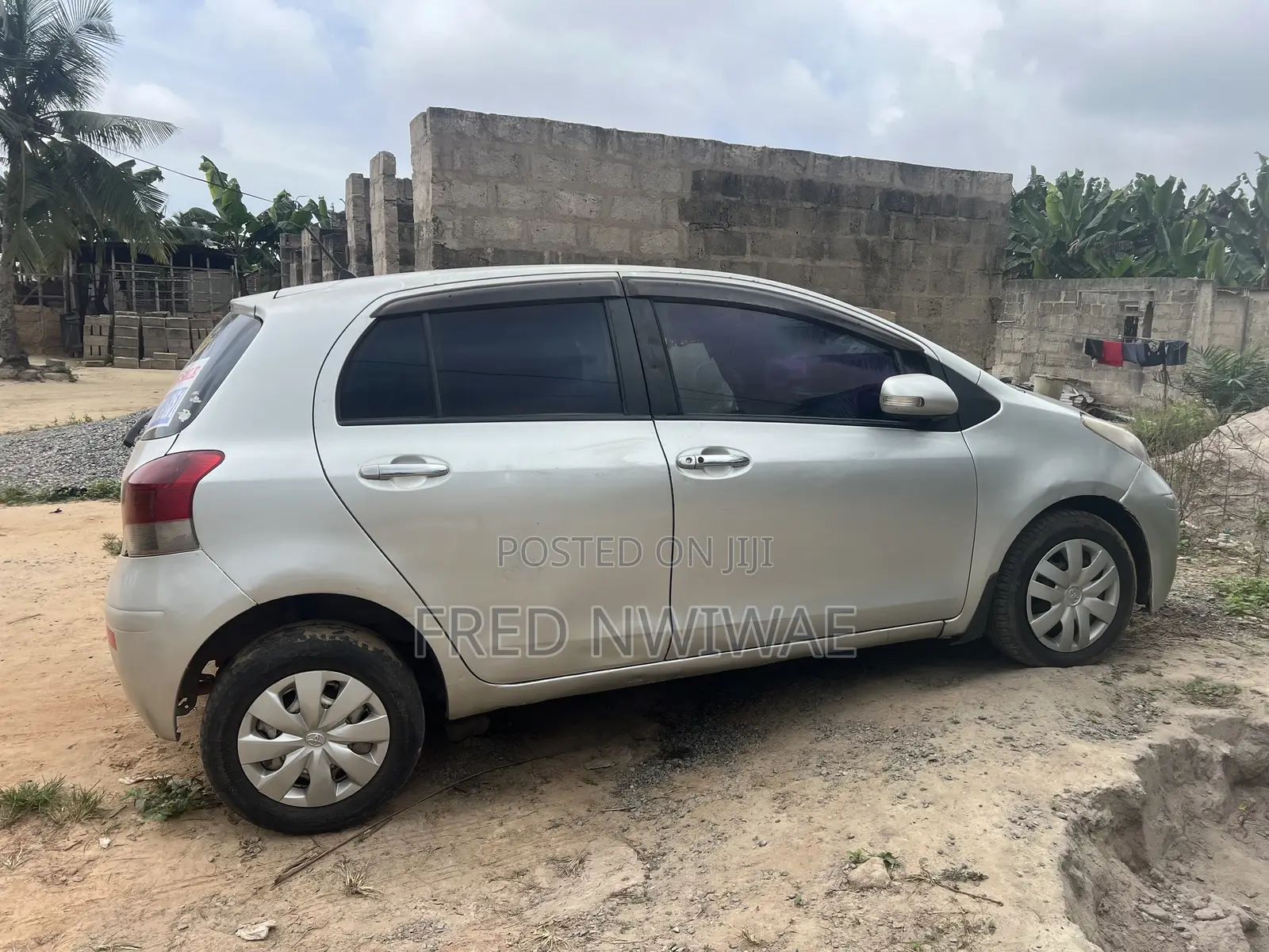 Toyota Vitz 1.3 AWD 3dr 2010 Silver