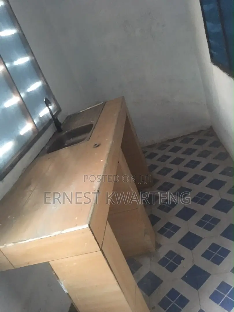 1bdrm Apartment in Adwoa Yeboah’S, Sowutwuom for rent