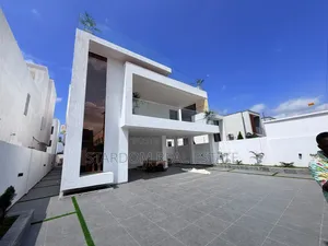 5bdrm Duplex in Ashaley Botwe, School Junction for sale