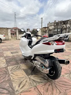 Yamaha Majesty 2012 White