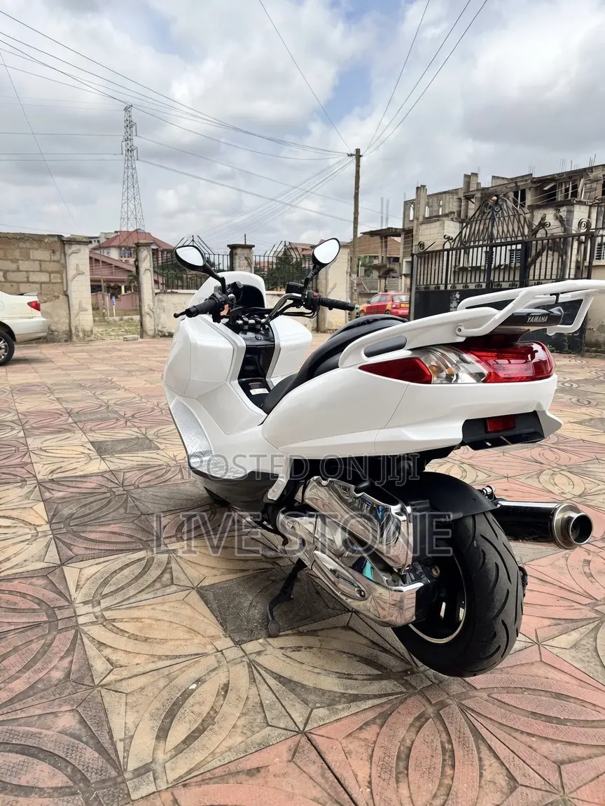 Yamaha Majesty 2012 White