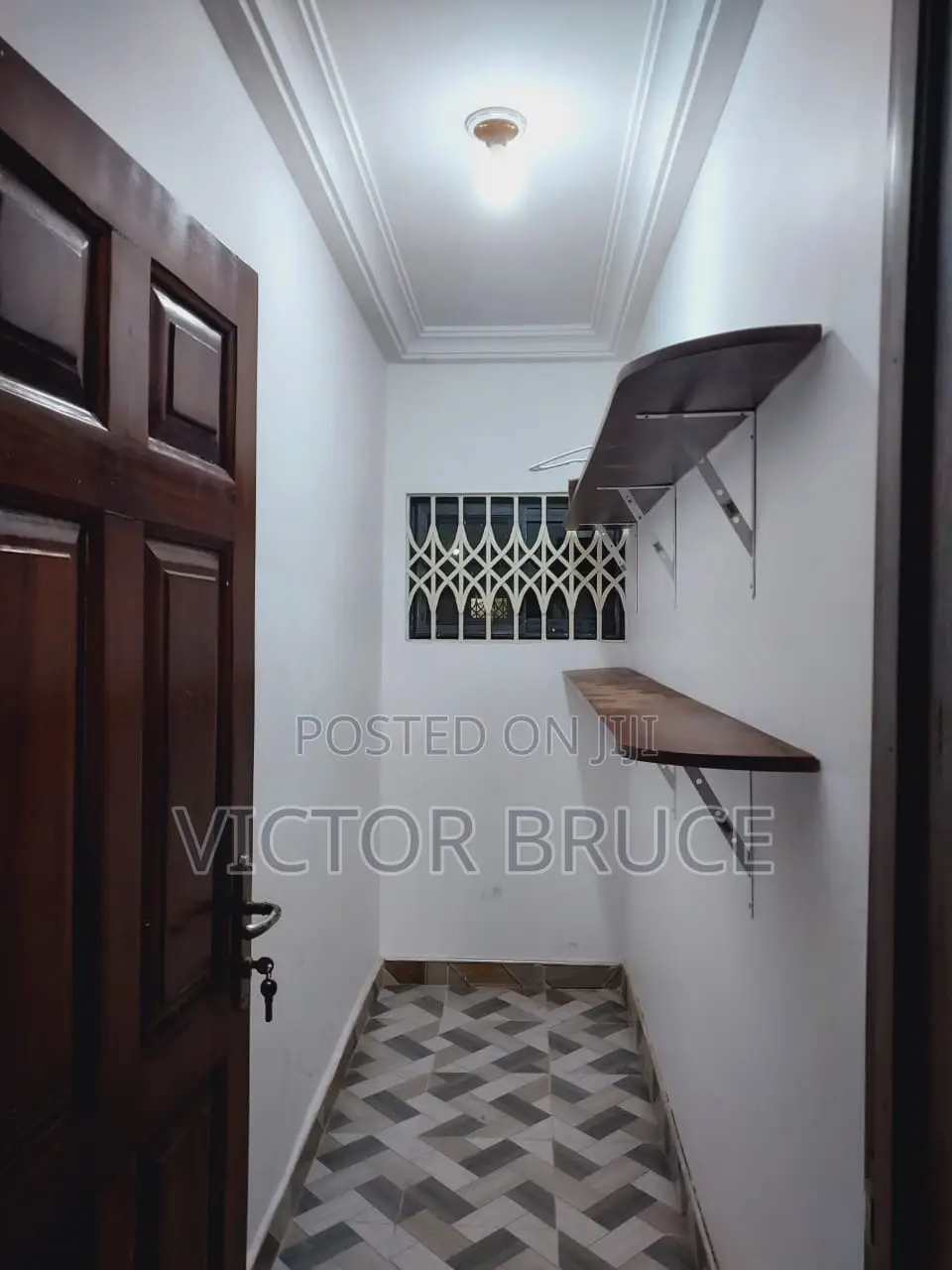 3bdrm Apartment in Bruce Villa, Frafraha for rent