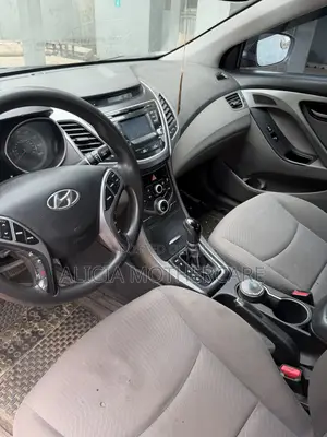Hyundai Elantra Limited PZEV 4dr Sedan (1.8L 4cyl 6A) 2015 Red