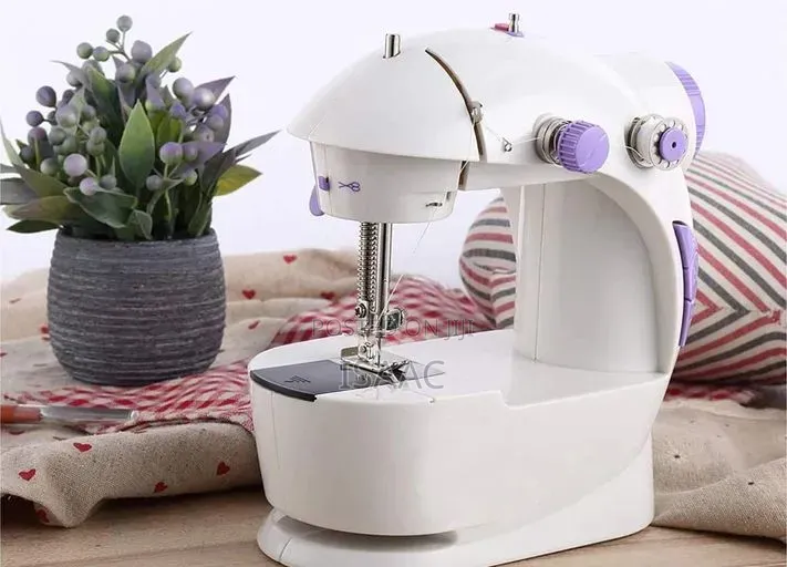 Mini Sewing Machine '05695