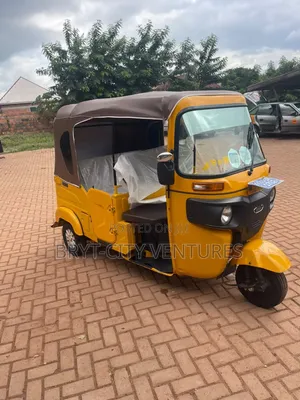 Bajaj RE 2025 Yellow