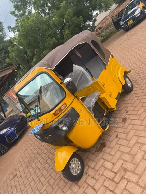 Bajaj RE 2025 Yellow