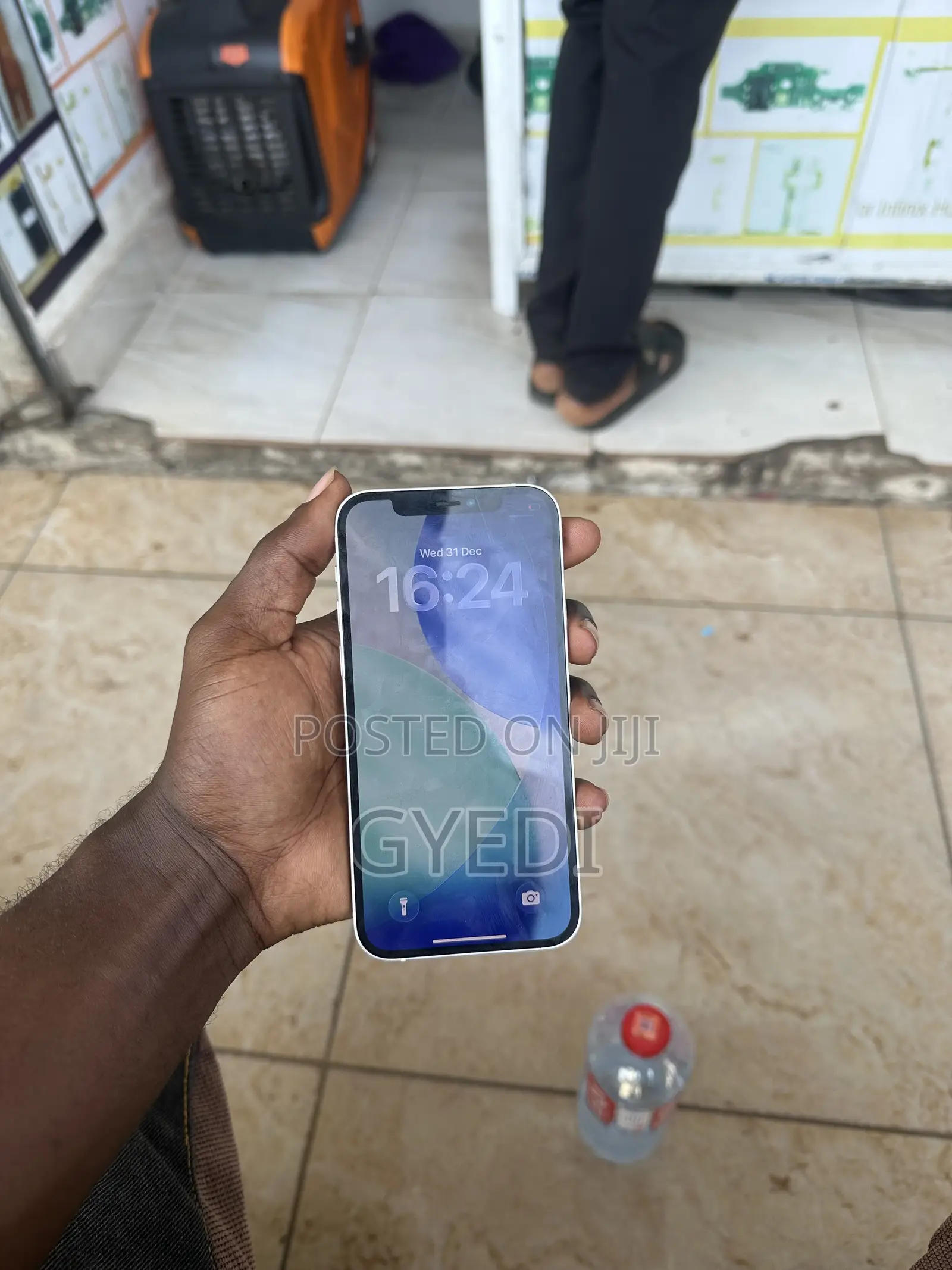 Apple iPhone 12 64 GB Red