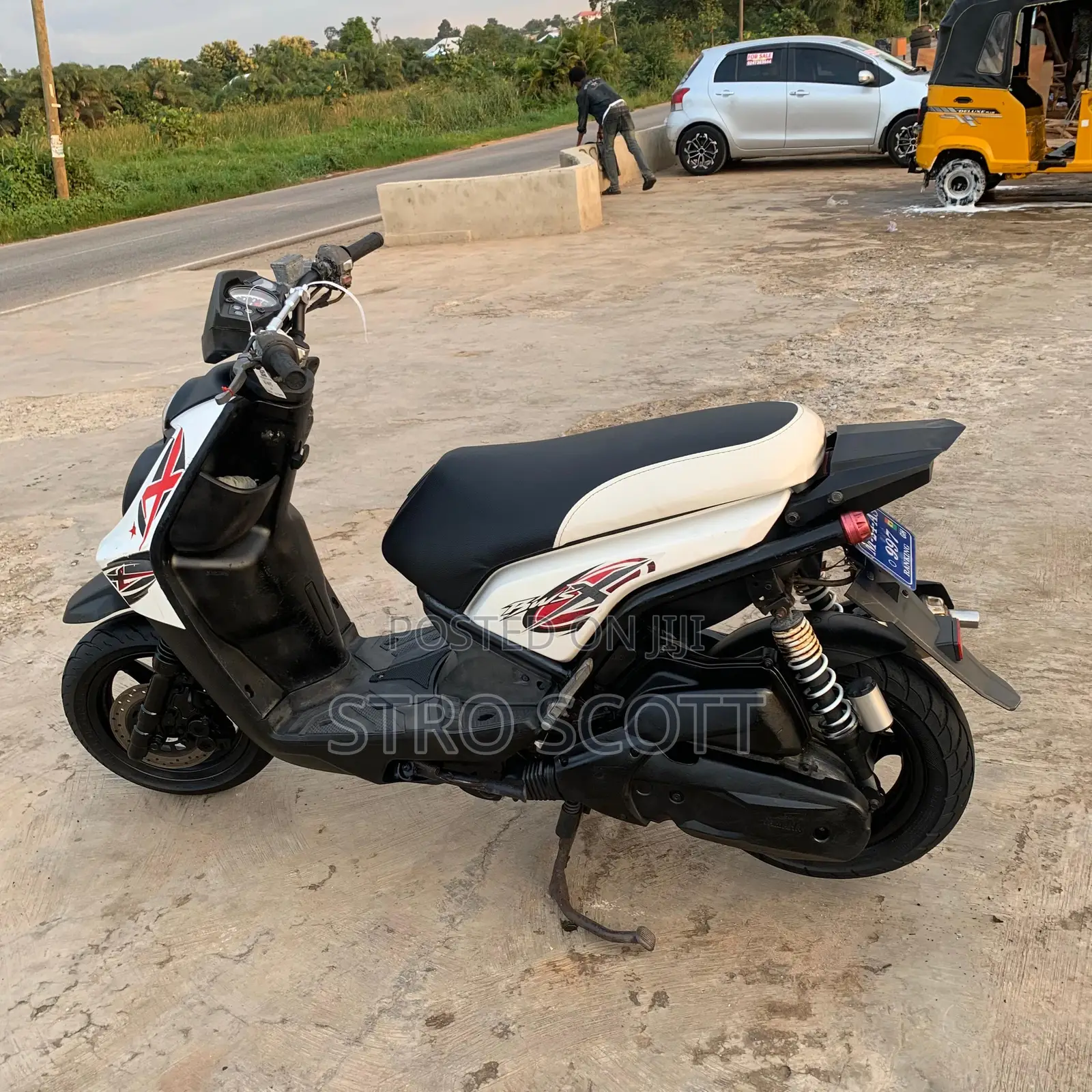 Yamaha 2023 White