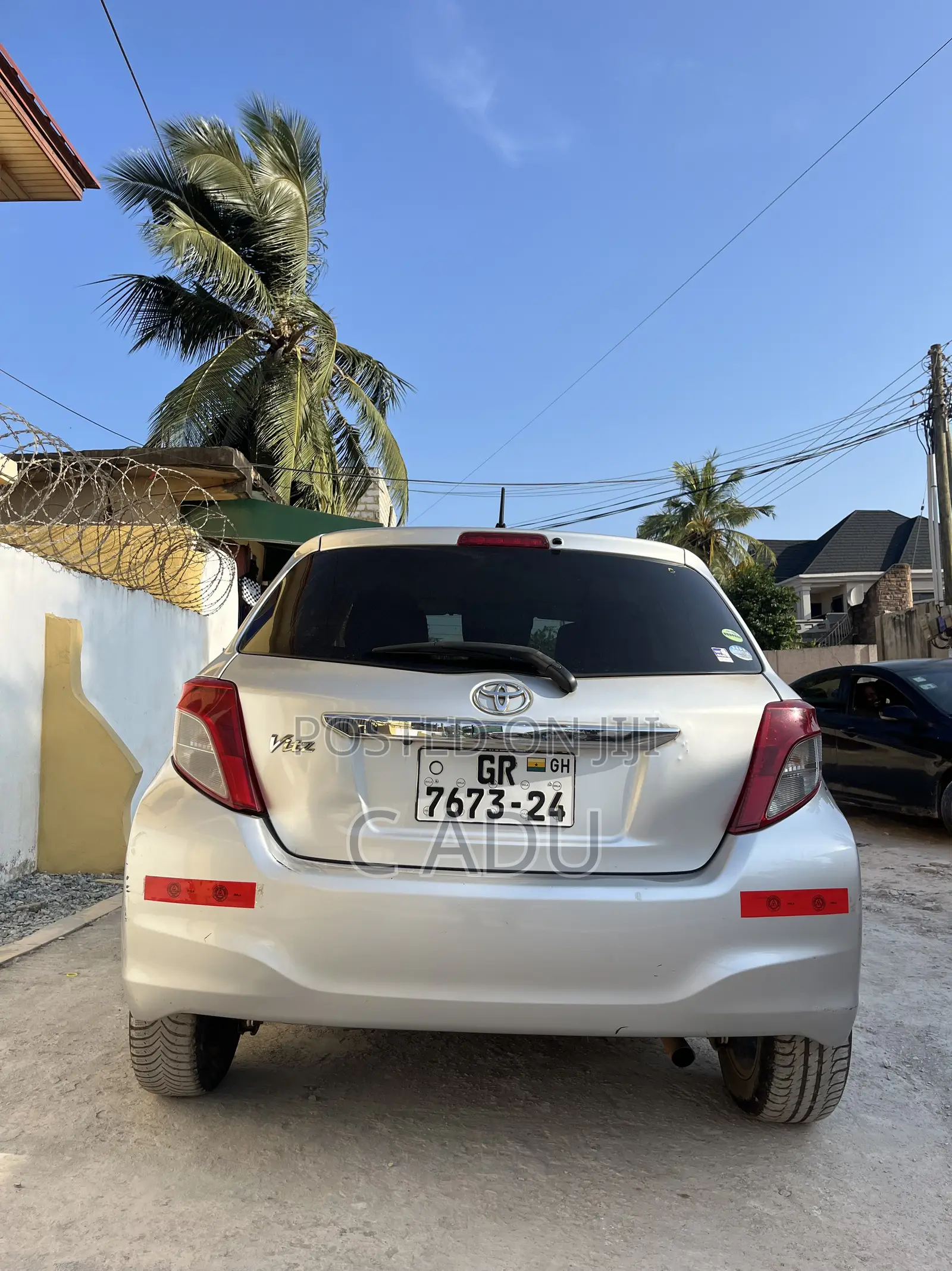 Toyota Vitz 1.3 FWD 5dr 2012 Silver