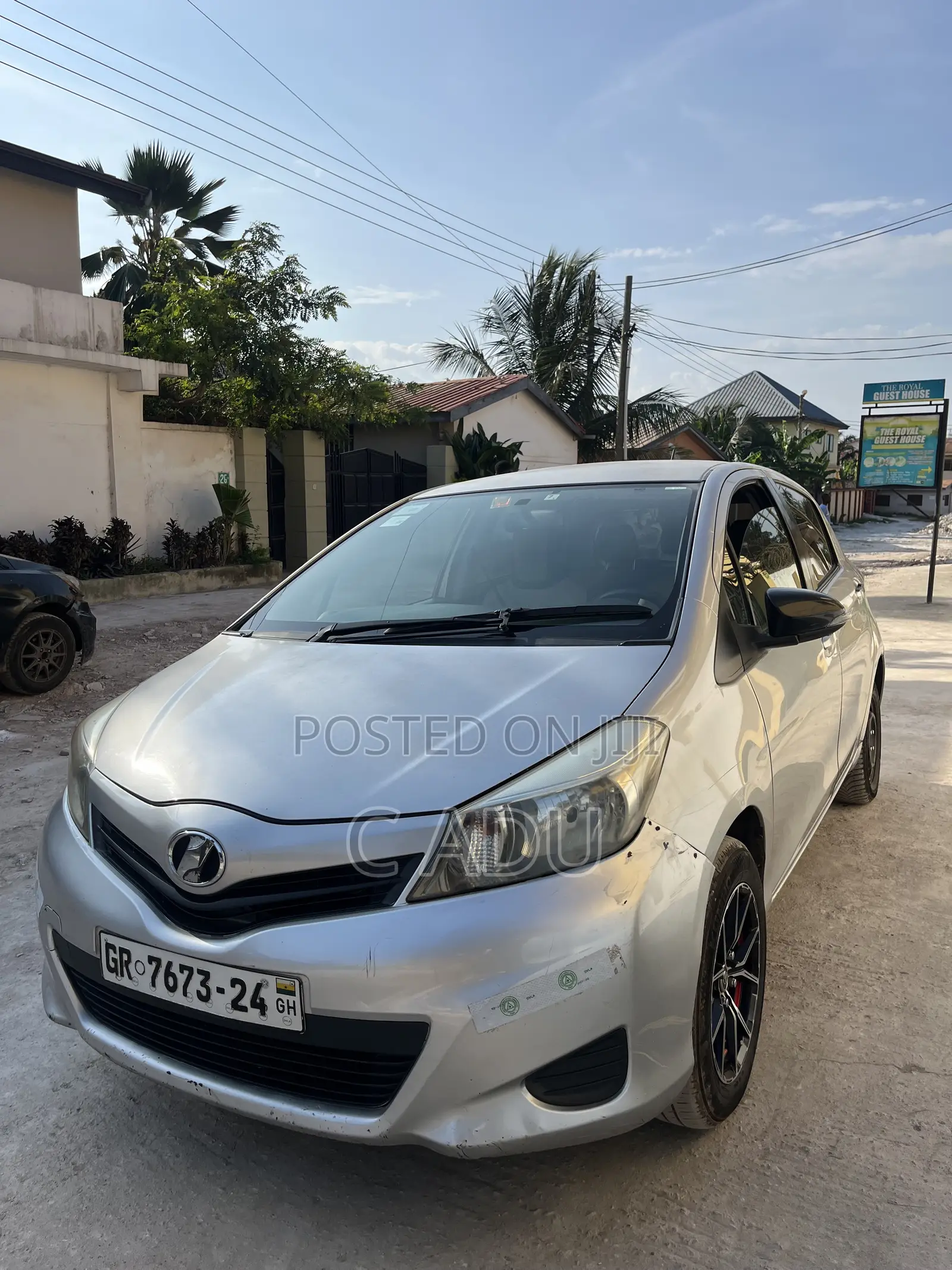 Toyota Vitz 1.3 FWD 5dr 2012 Silver