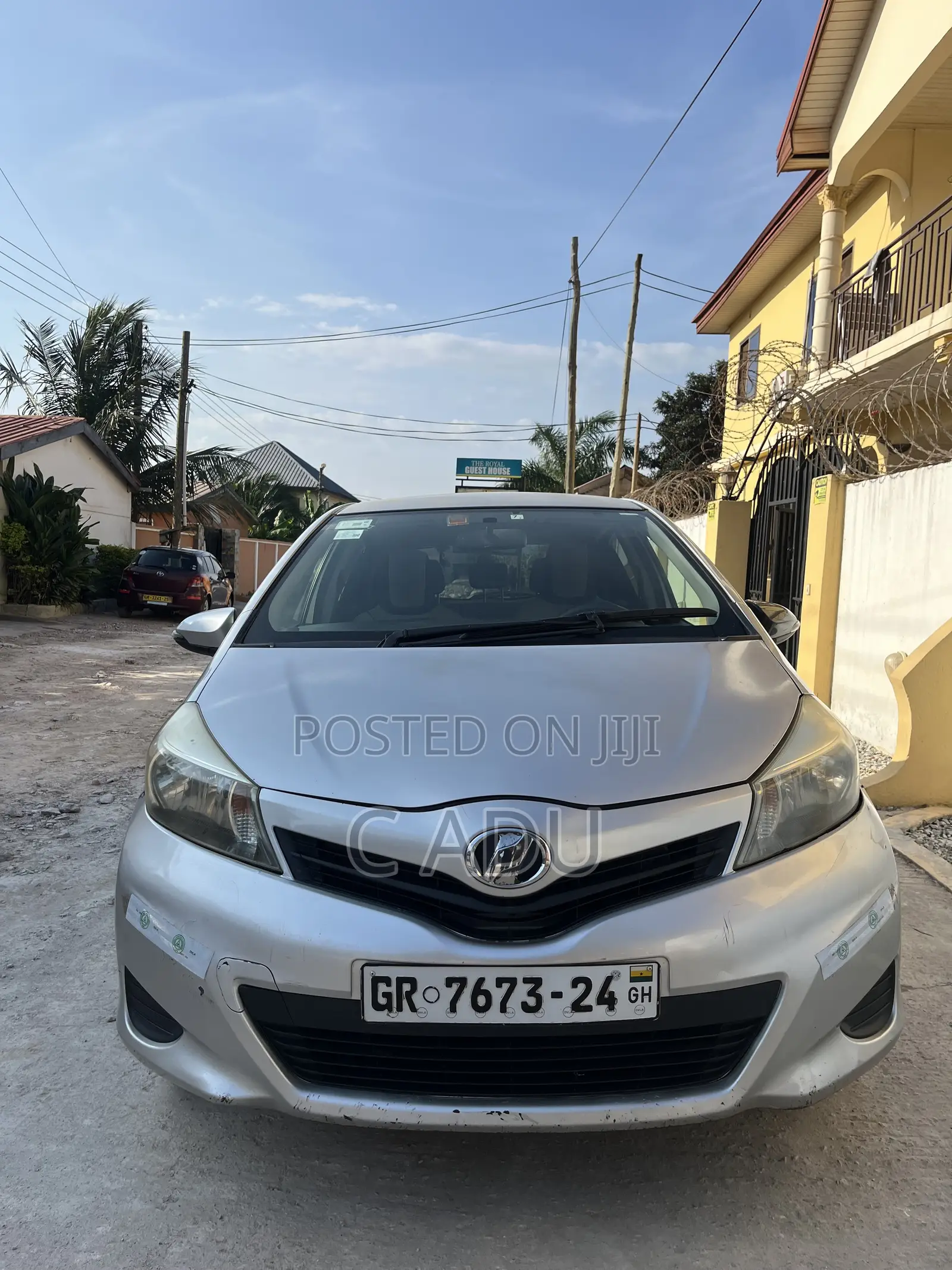Toyota Vitz 1.3 FWD 5dr 2012 Silver