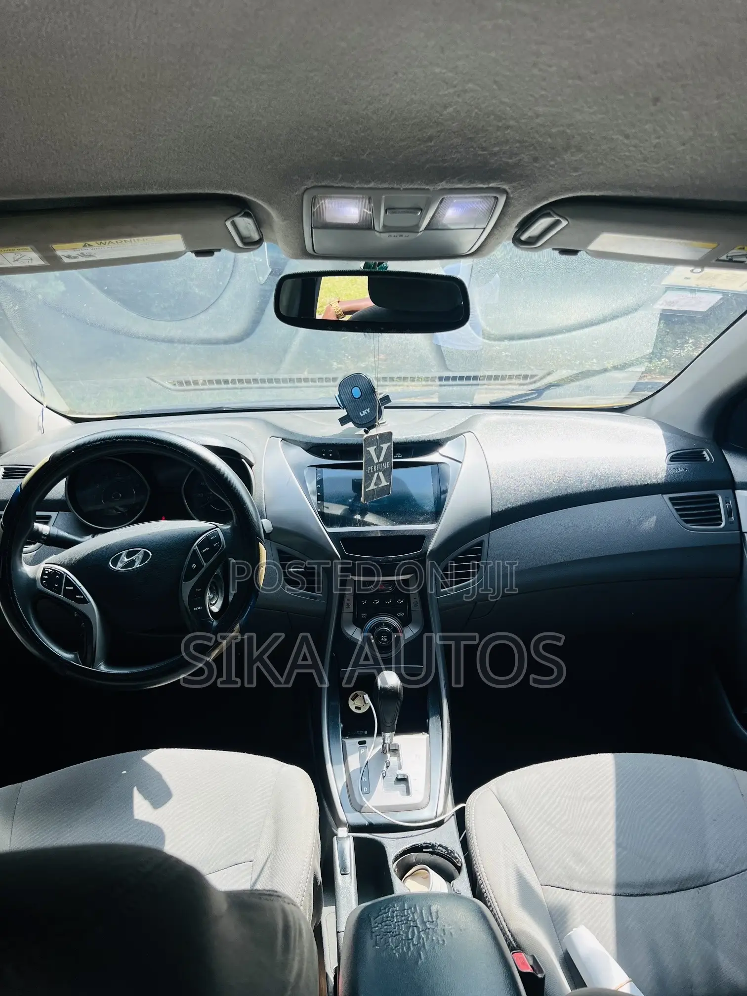 Hyundai Elantra GLS Sedan FWD (1.8L 4cyl 6A) 2013 Gold