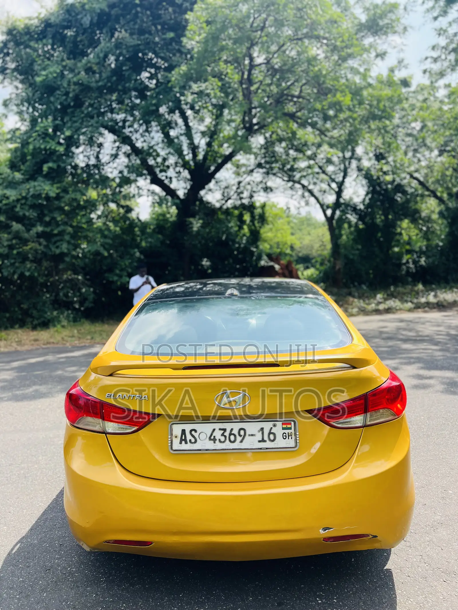 Hyundai Elantra GLS Sedan FWD (1.8L 4cyl 6A) 2013 Gold