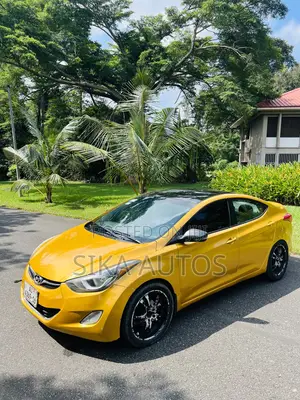 Hyundai Elantra GLS Sedan FWD (1.8L 4cyl 6A) 2013 Gold