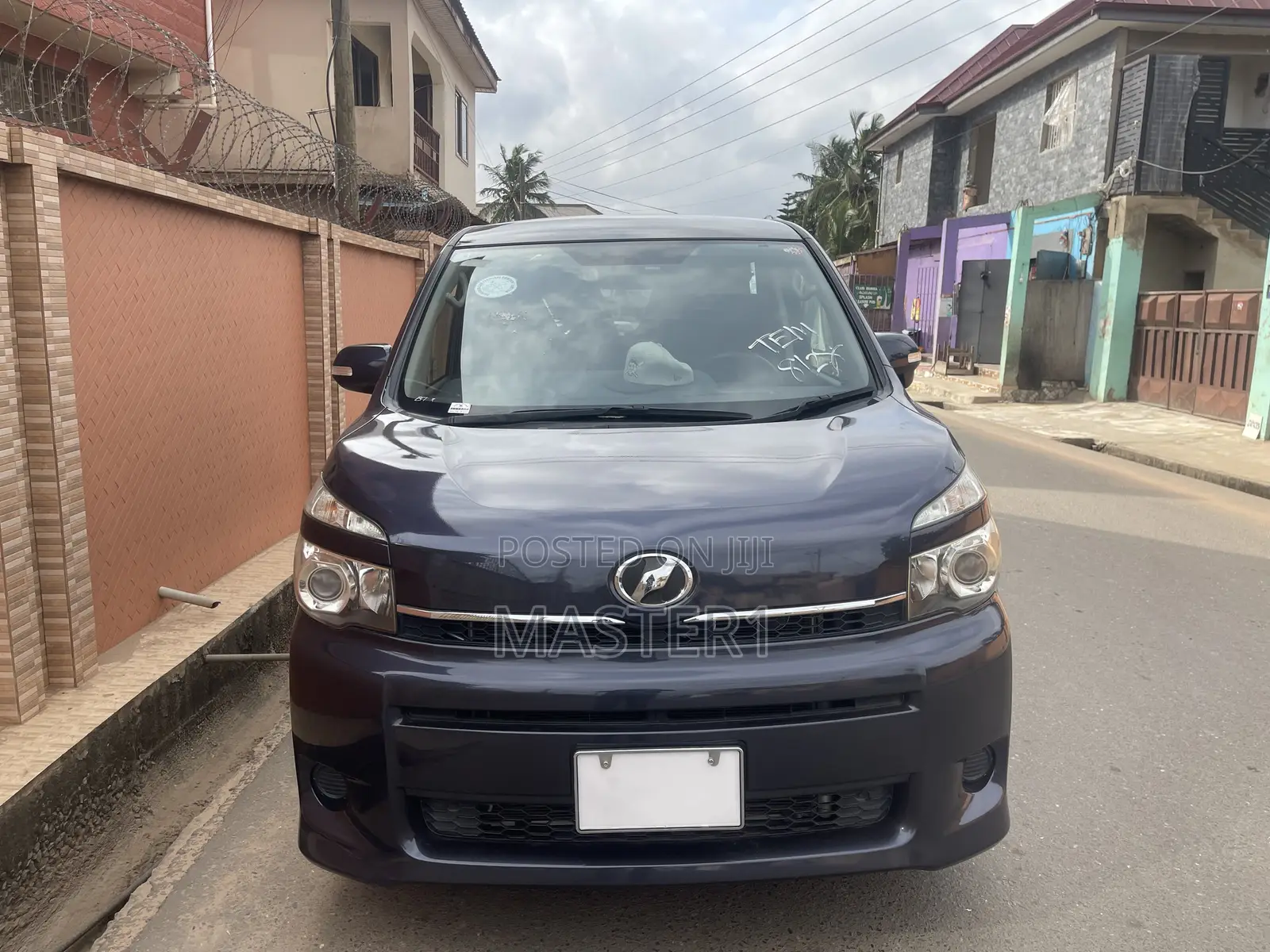 Toyota Voxy 2010 Purple