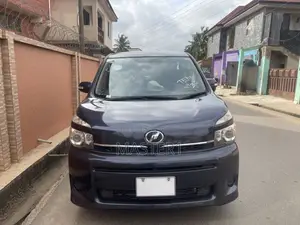 Toyota Voxy 2010 Purple