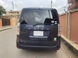 Toyota Voxy 2010 Purple