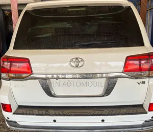 Toyota Land Cruiser 2014 White