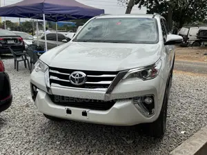 Toyota Fortuner 2.7 AWD 2019 White