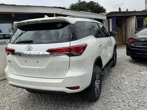 Toyota Fortuner 2.7 AWD 2019 White