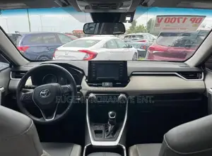 Toyota RAV4 XLE AWD 2020 Silver