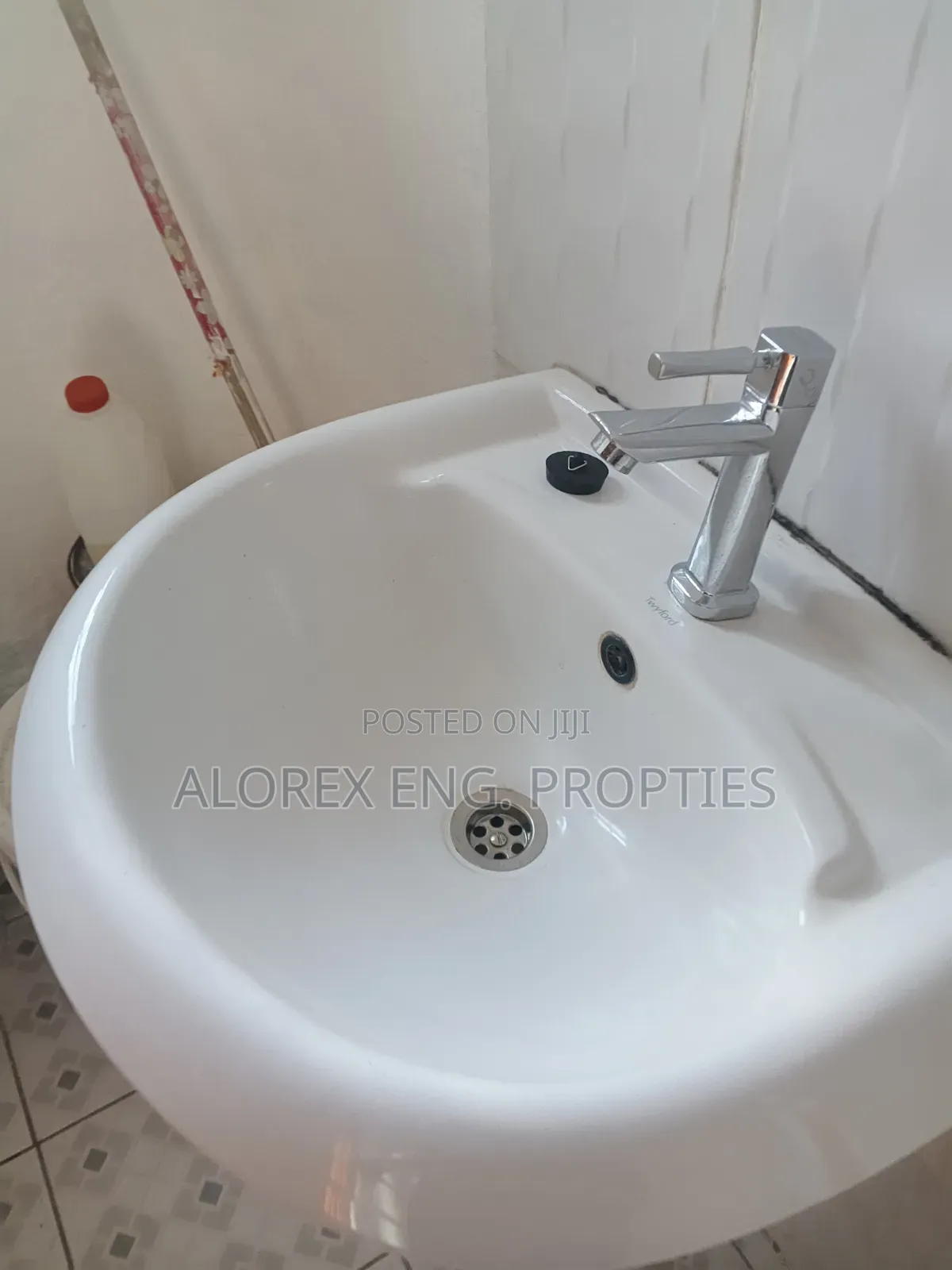 1bdrm Apartment in Oyarifa, Ghana Flag for rent