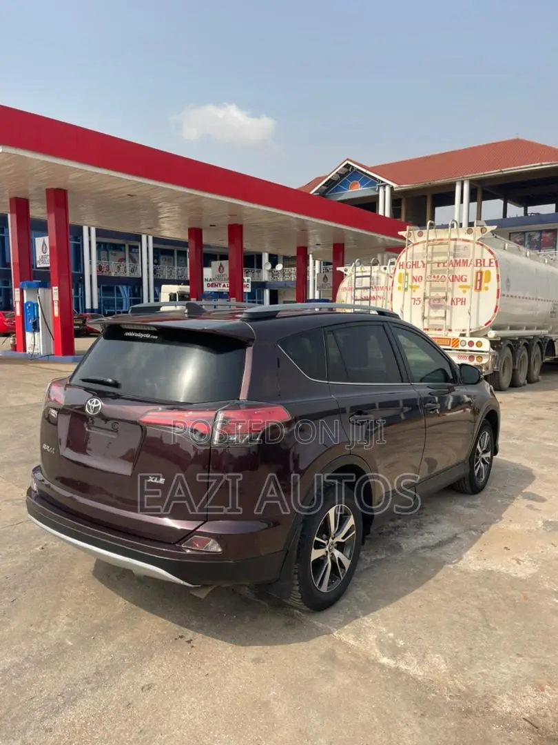 Toyota RAV4 2018 Brown
