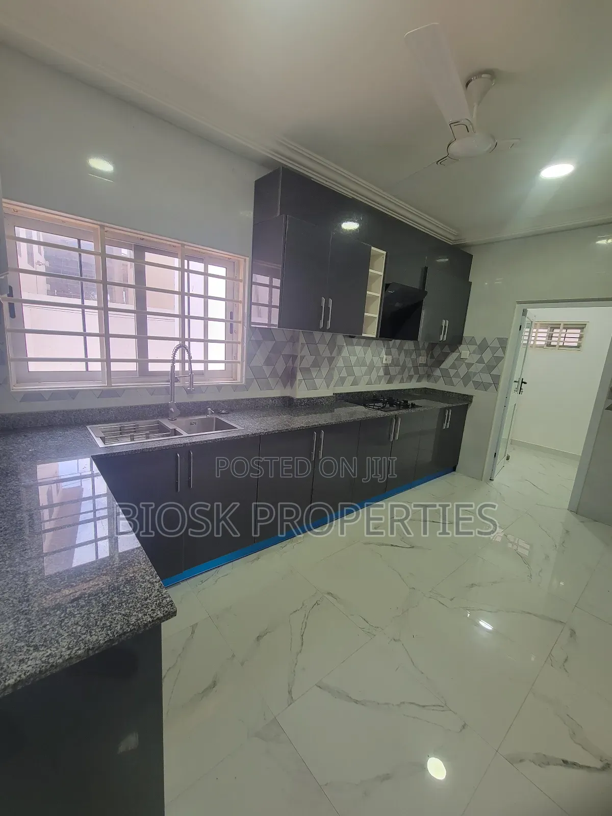 2bdrm Apartment in Biosk Properties, Police Station for rent