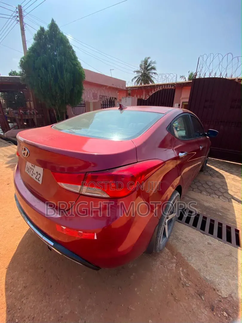Hyundai Elantra 2012 Red