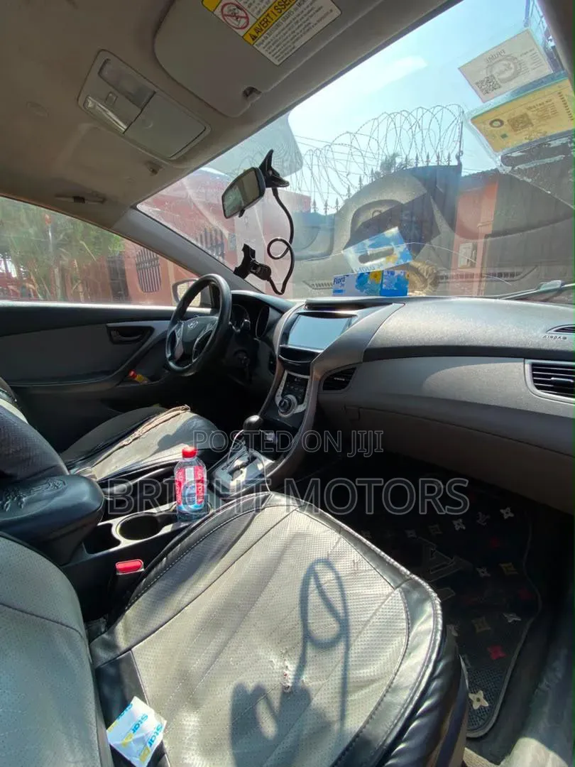 Hyundai Elantra 2012 Red