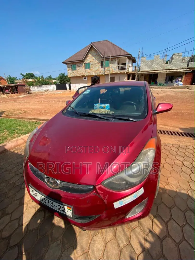 Hyundai Elantra 2012 Red