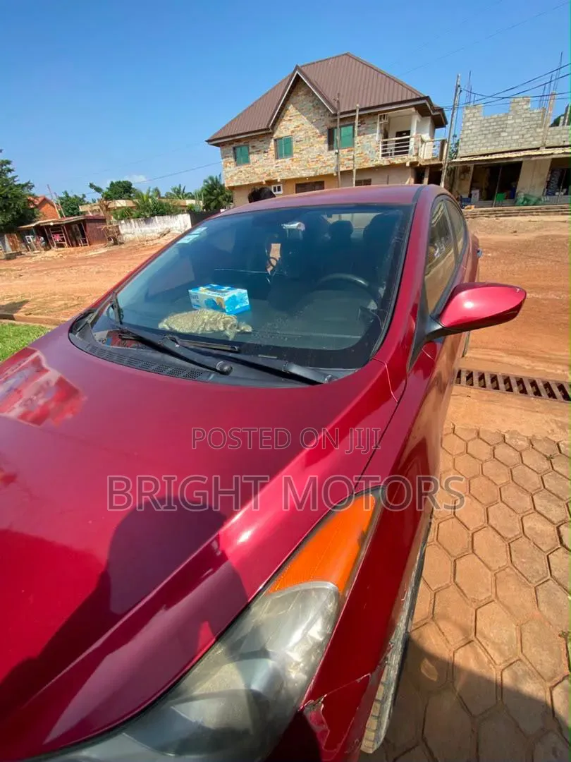 Hyundai Elantra 2012 Red
