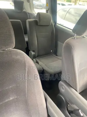 Toyota Voxy X 2WD 7-Seater 2011 Silver