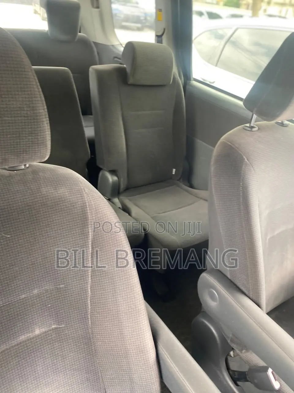 Toyota Voxy X 2WD 7-Seater 2011 Silver