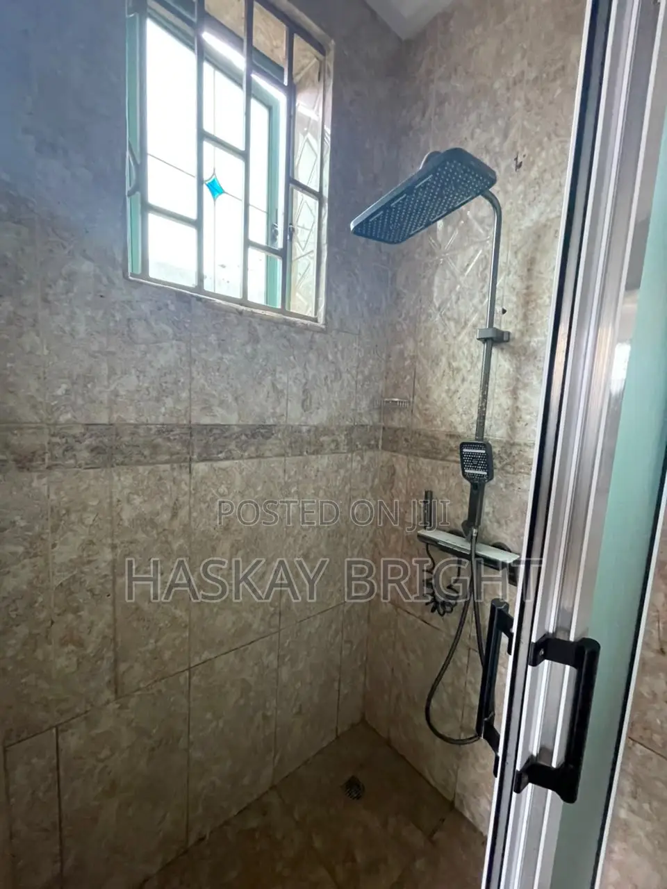 3bdrm Apartment in Madina for rent
