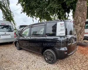 Toyota Sienta 1.5 AWD 2012 Black
