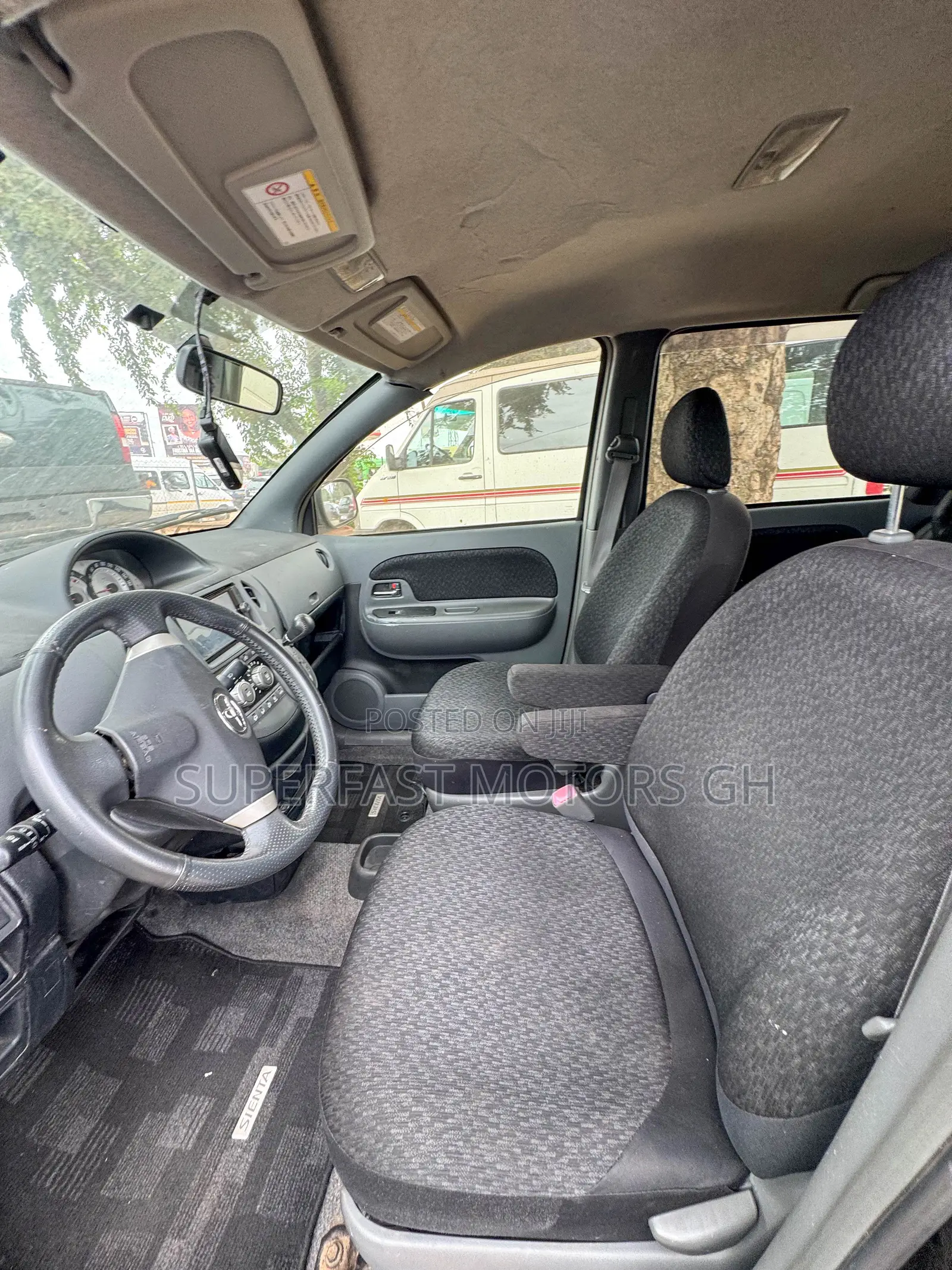 Toyota Sienta 1.5 AWD 2012 Black