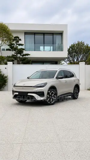 MG MG4 EV 2022 White