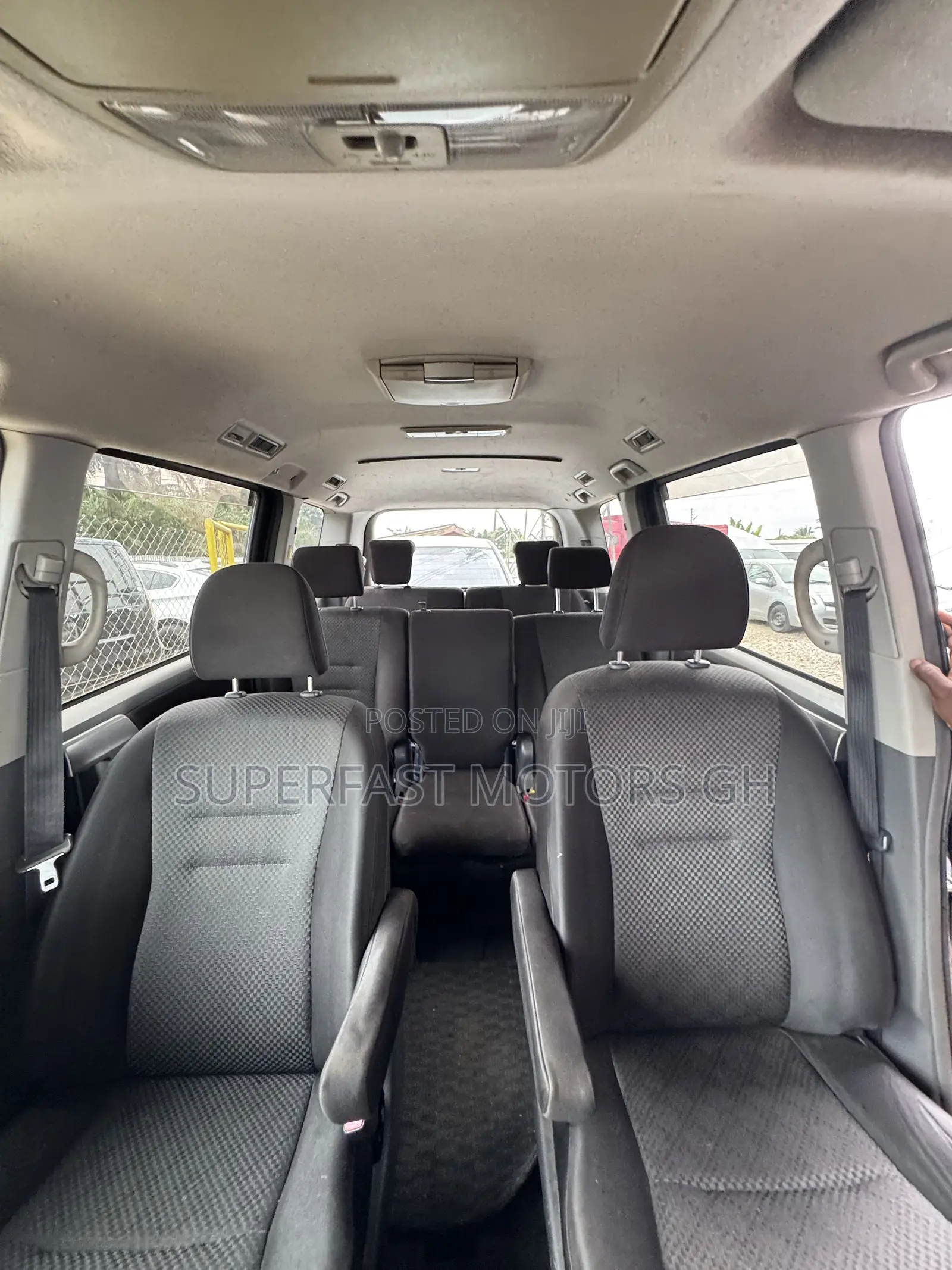 Toyota Noah 2.0 143hp AWD (8 Seater) 2012 Gray