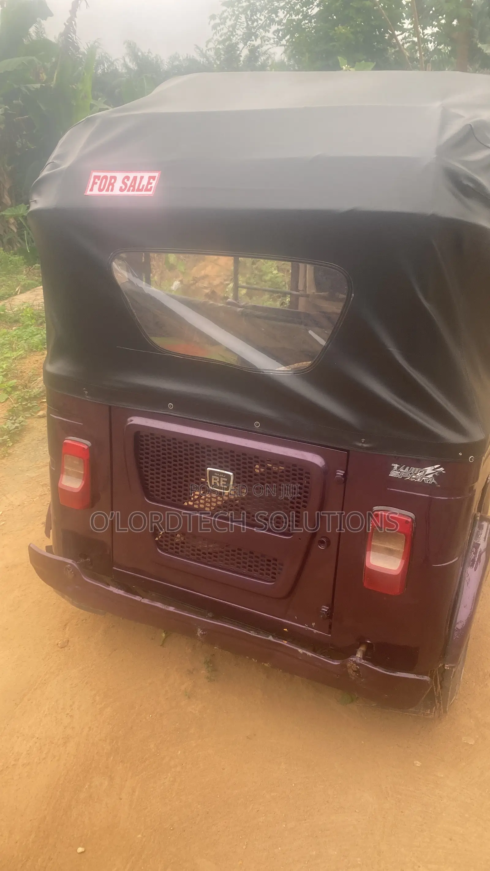 Bajaj RE 2021