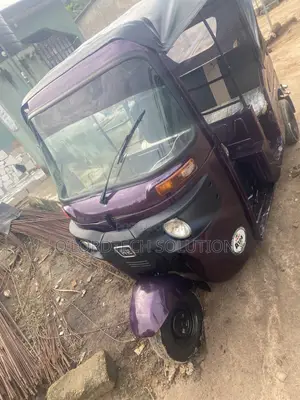 Bajaj RE 2021